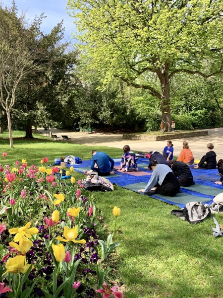 Square-Rene-le-Gall-Paris-Sportives-Yoga.webp